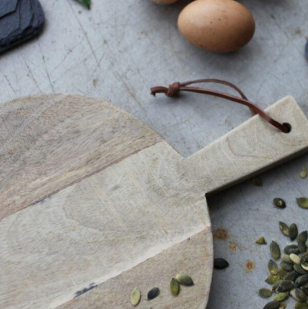 Nkuku Mango Wood Breadboard close up